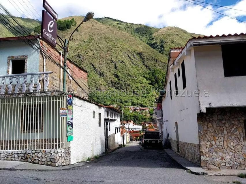 Townhouse (Duplex) en Venta en Via Principal, Trujillo