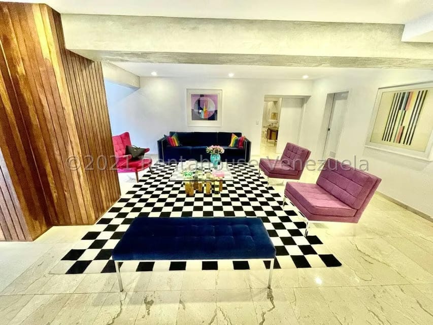 Apartamento (Planta Baja) en Venta en Alto Hatillo, Distrito Metropolitano - 2