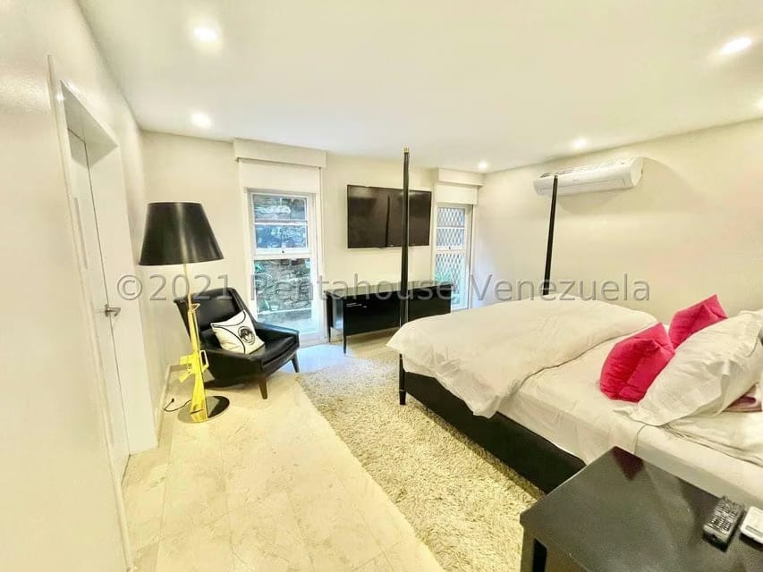 Apartamento (Planta Baja) en Venta en Alto Hatillo, Distrito Metropolitano - 23