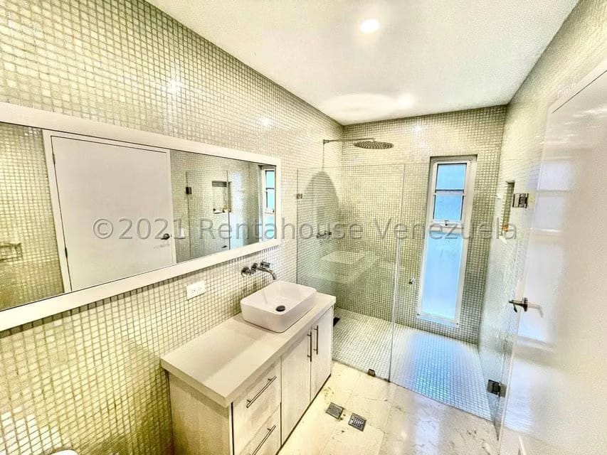 Apartamento (Planta Baja) en Venta en Alto Hatillo, Distrito Metropolitano - 26
