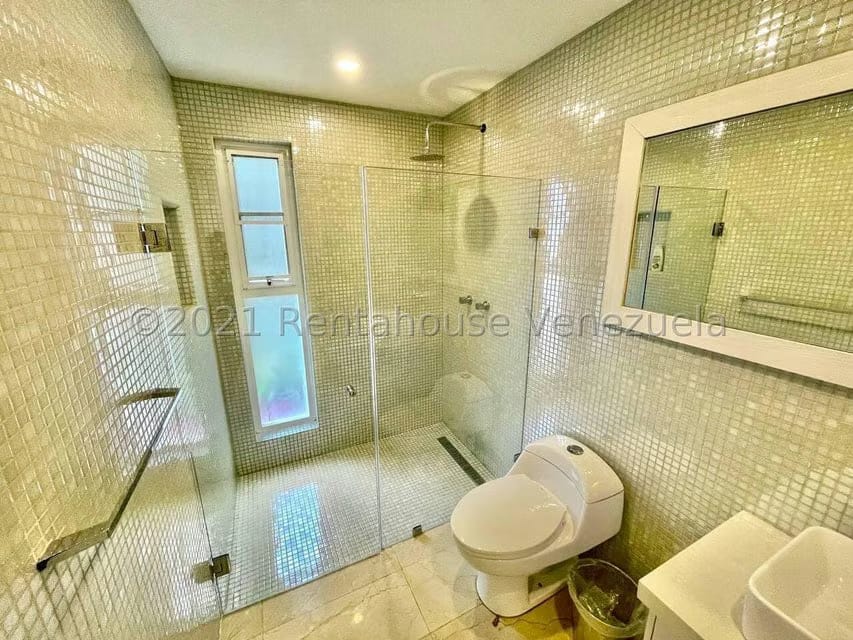 Apartamento (Planta Baja) en Venta en Alto Hatillo, Distrito Metropolitano - 32