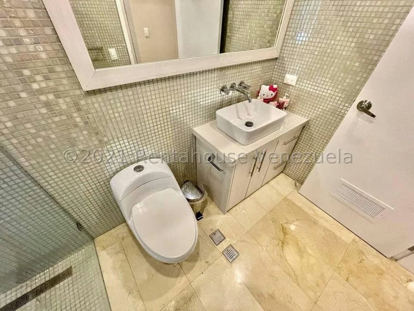 Apartamento (Planta Baja) en Venta en Alto Hatillo, Distrito Metropolitano - 36