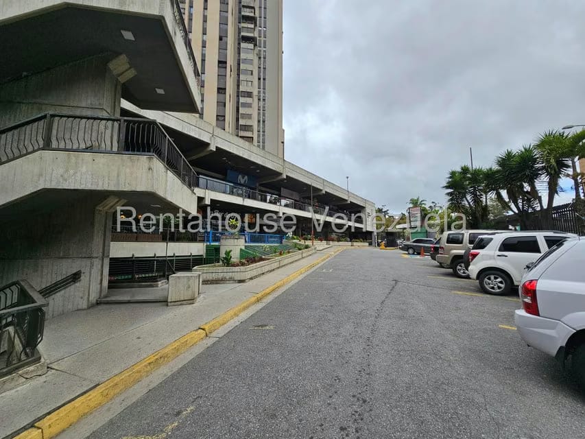 Comercial (Local Comercial) en Alquiler en Las Salias, Miranda - 23