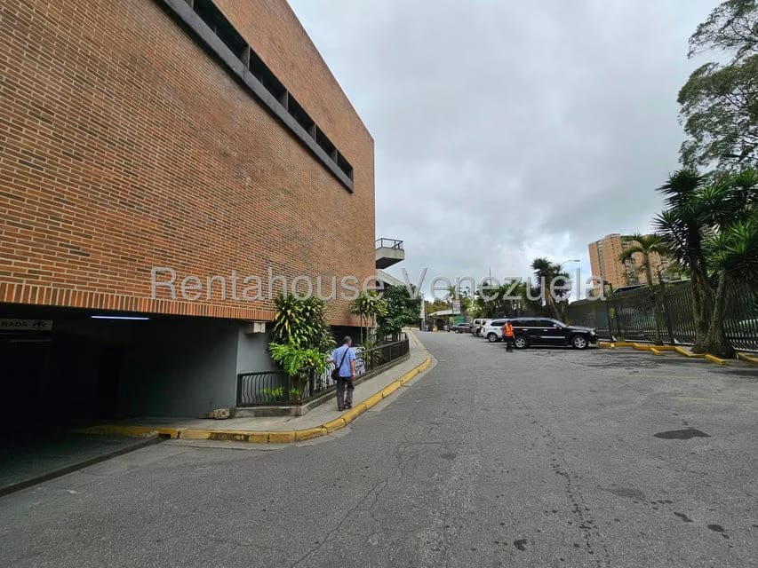 Comercial (Local Comercial) en Alquiler en Las Salias, Miranda - 25