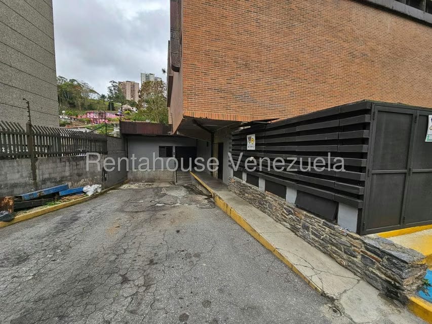 Comercial (Local Comercial) en Alquiler en Las Salias, Miranda - 26