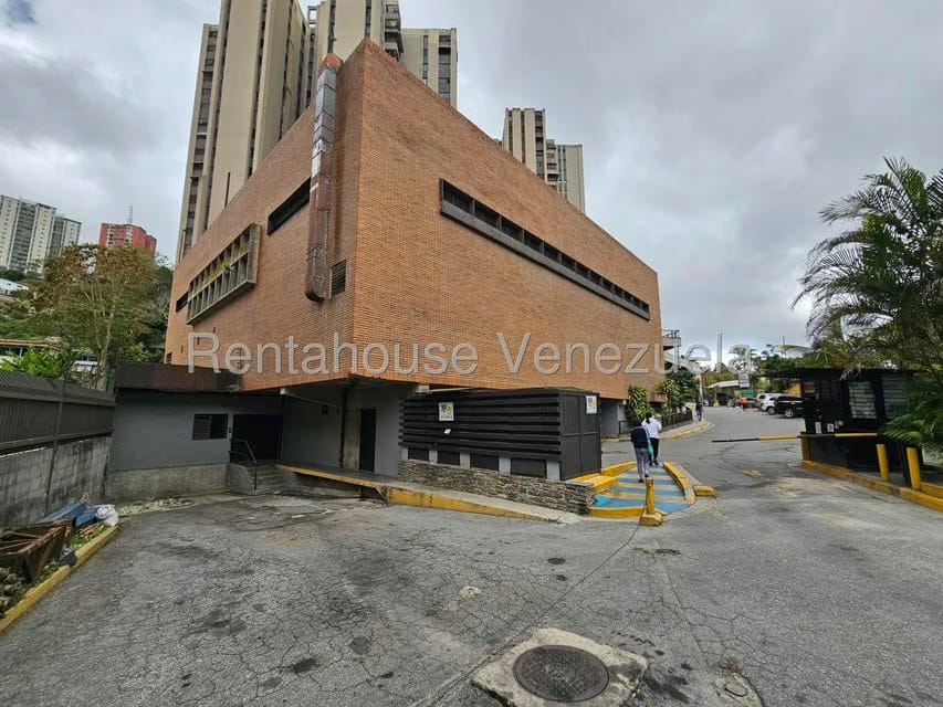Comercial (Local Comercial) en Alquiler en Las Salias, Miranda - 27