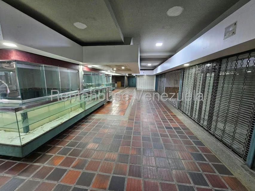 Comercial (Local Comercial) en Alquiler en Las Salias, Miranda - 34