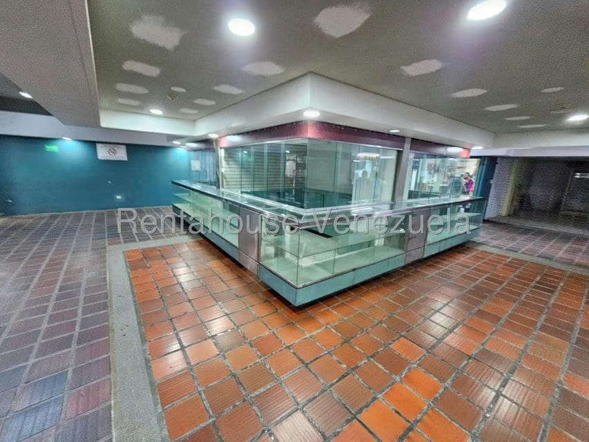 Comercial (Local Comercial) en Alquiler en Las Salias, Miranda - 39