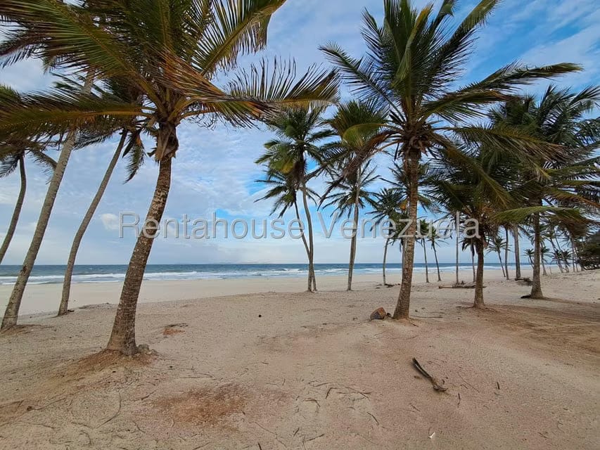 Terreno (Comercial) en Venta en Playa El Agua, Nueva Esparta