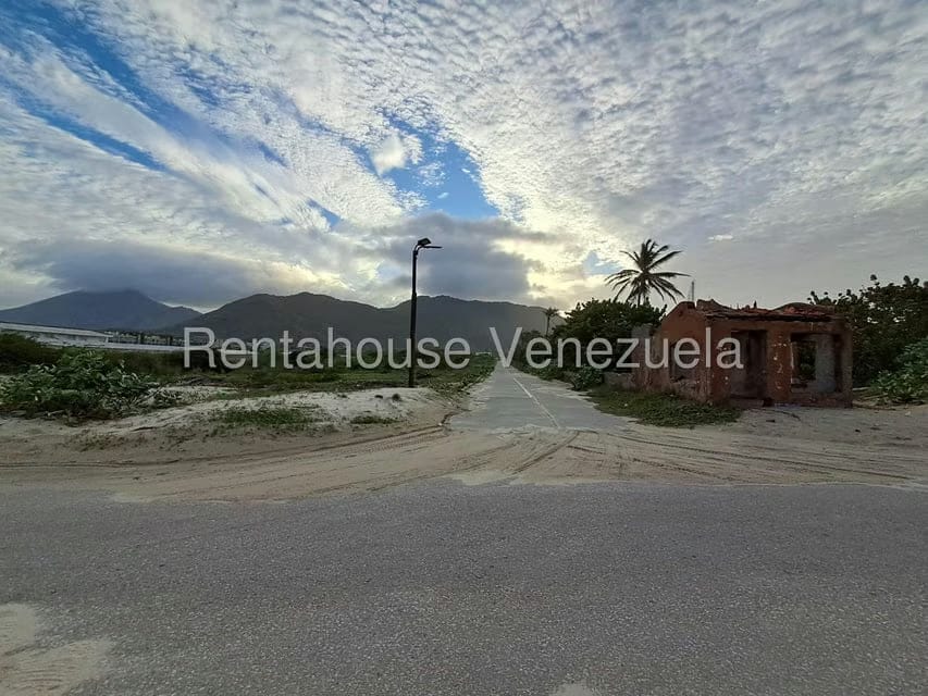 Terreno (Comercial) en Venta en Playa El Agua, Nueva Esparta - 5