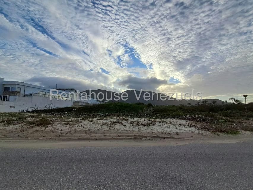 Terreno (Comercial) en Venta en Playa El Agua, Nueva Esparta - 7
