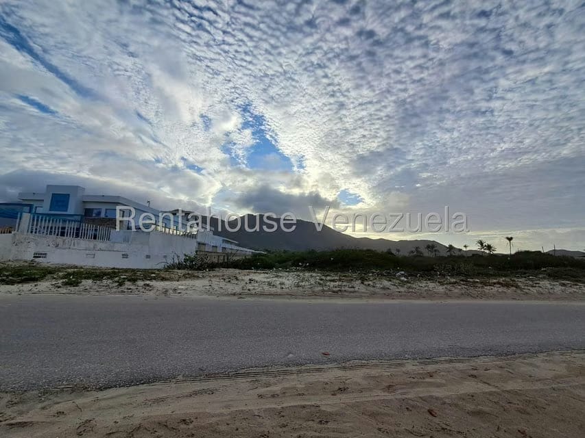 Terreno (Comercial) en Venta en Playa El Agua, Nueva Esparta - 8