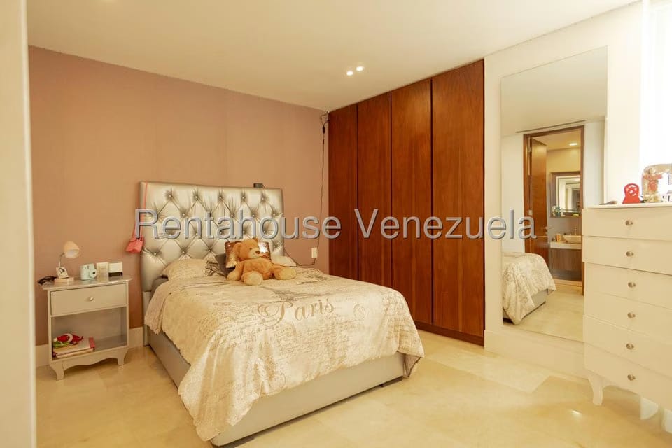 Apartamento (1 Nivel) en Venta en Mirador de Los Campitos I, Distrito Metropolitano - 32