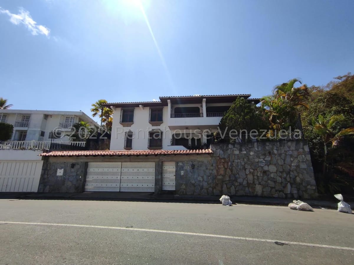 CASA EN VENTA SELENE MARIN – MLS#23-3548