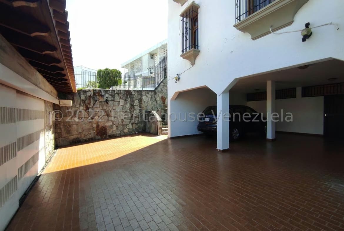 CASA EN VENTA SELENE MARIN – MLS#23-3548 - 2