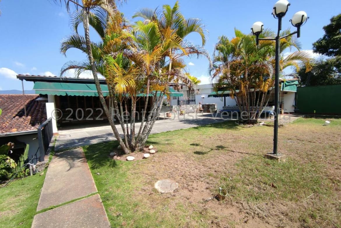 CASA EN VENTA SELENE MARIN – MLS#23-3548 - 3