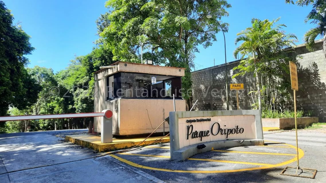 Apartamento (Duplex) en Venta en Parque Oripoto, Distrito Metropolitano - 3