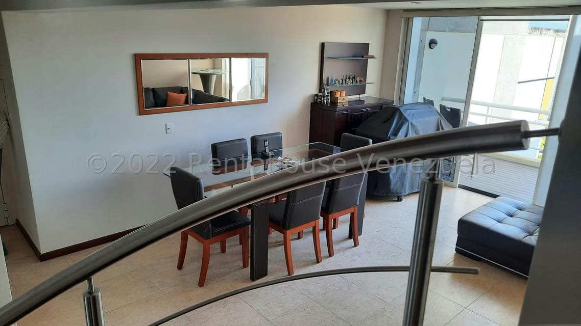 Apartamento (Duplex) en Venta en Parque Oripoto, Distrito Metropolitano - 35