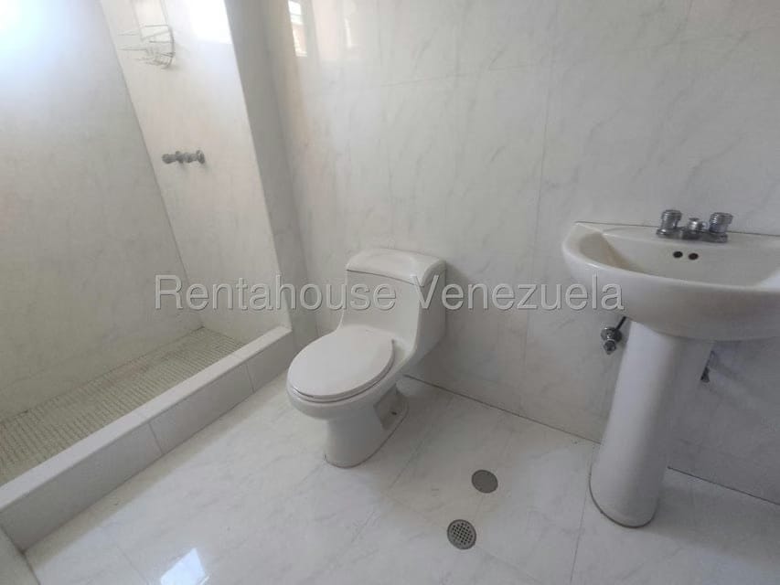 Apartamento (1 Nivel) en Alquiler en Ciudad Alianza, Carabobo - 11