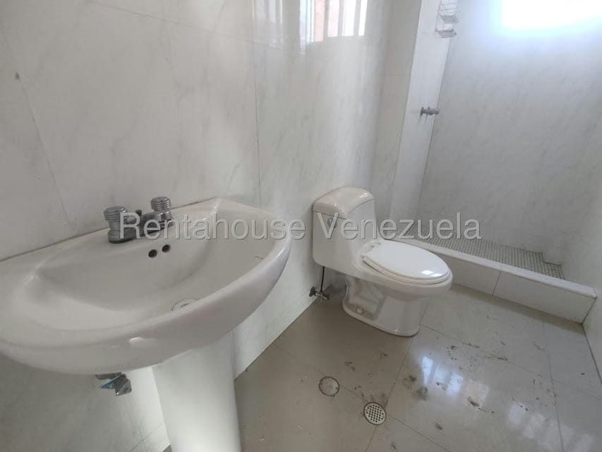 Apartamento (1 Nivel) en Alquiler en Ciudad Alianza, Carabobo - 13