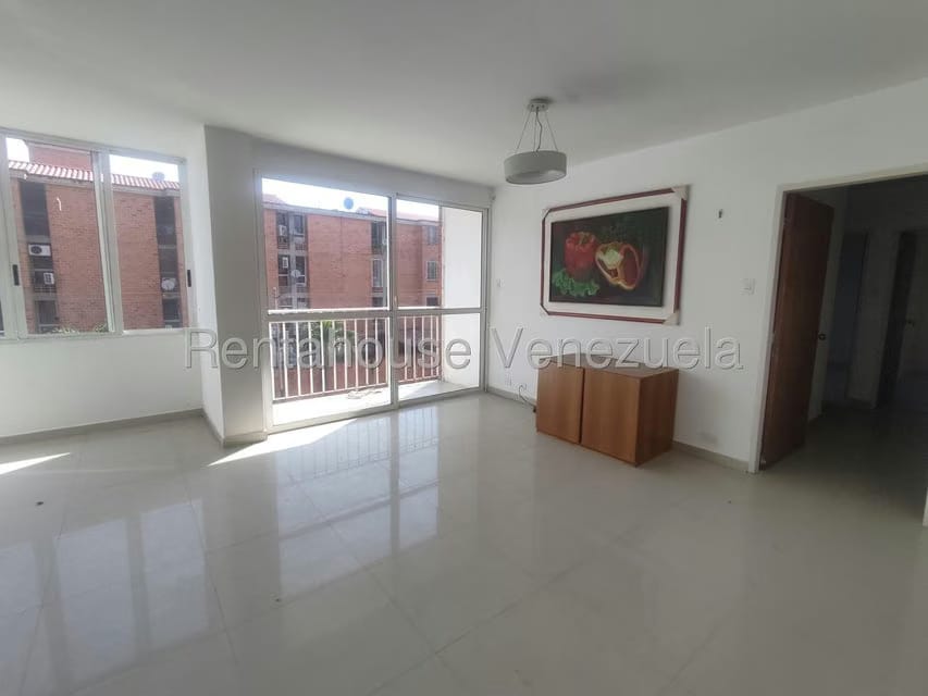 Apartamento (1 Nivel) en Alquiler en Ciudad Alianza, Carabobo - 3