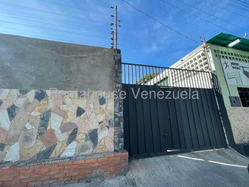 Comercial (Galpon - Deposito) en Alquiler en La Mata, Lara