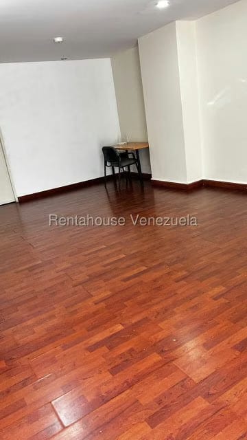 Comercial (Oficina) en Alquiler en Los Palos Grandes, Distrito Metropolitano - 11