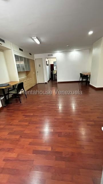 Comercial (Oficina) en Alquiler en Los Palos Grandes, Distrito Metropolitano - 8