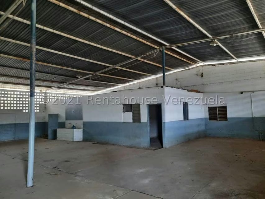 Comercial (Galpon - Deposito) en Venta en Carretera O, Zulia - 2