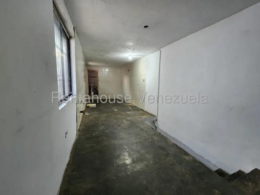 Comercial (Local Comercial) en Alquiler en La Esmeralda, Carabobo - 12