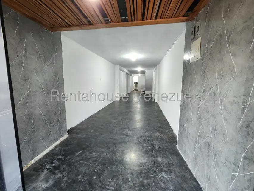 Comercial (Local Comercial) en Alquiler en La Esmeralda, Carabobo - 3