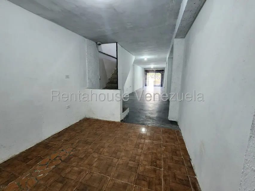 Comercial (Local Comercial) en Alquiler en La Esmeralda, Carabobo - 6