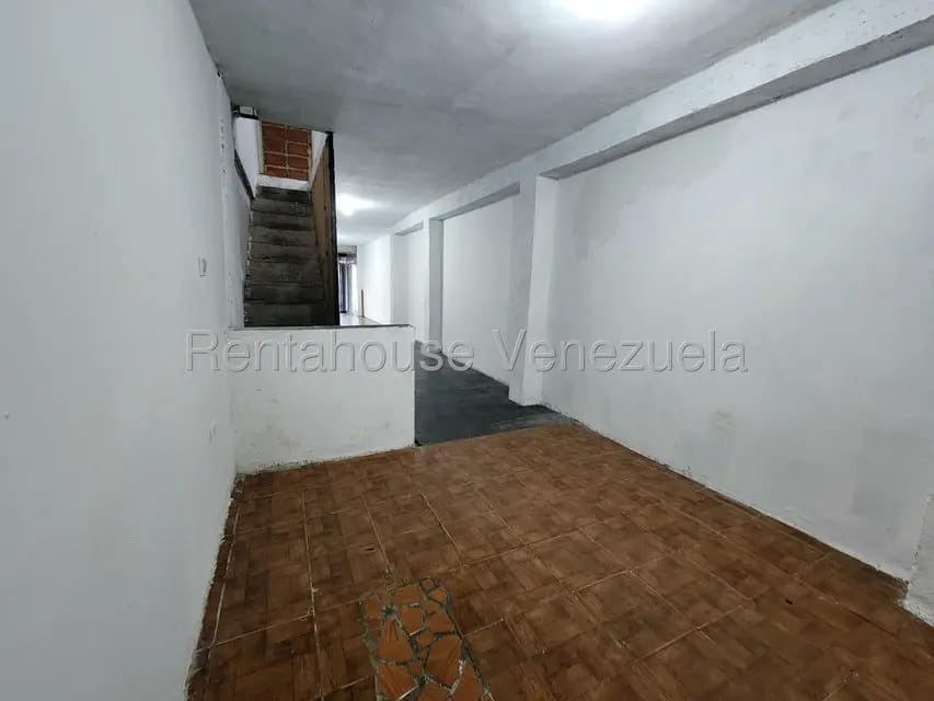 Comercial (Local Comercial) en Alquiler en La Esmeralda, Carabobo - 8