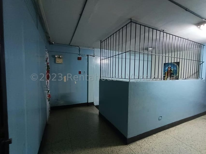 Comercial (Edificio) en Alquiler en Guarenas, Miranda - 12