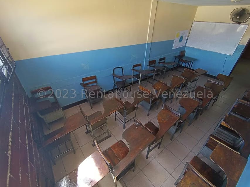 Comercial (Edificio) en Alquiler en Guarenas, Miranda - 26