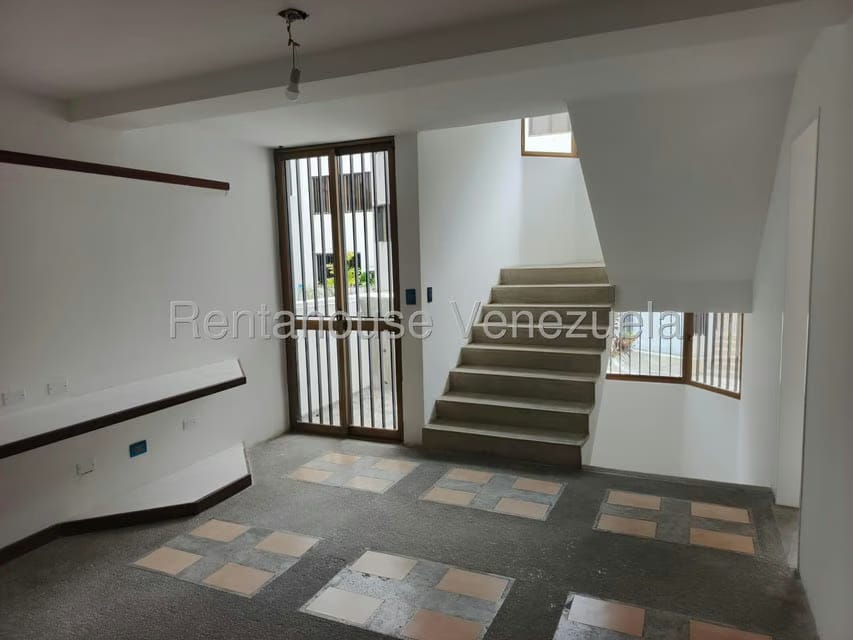 Casa (Multipes Niveles) en Venta en Lomas de Prados del Este, Distrito Metropolitano - 18