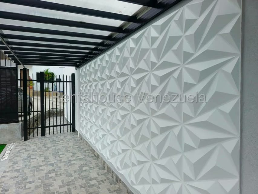 Casa (Multipes Niveles) en Venta en Lomas de Prados del Este, Distrito Metropolitano - 25