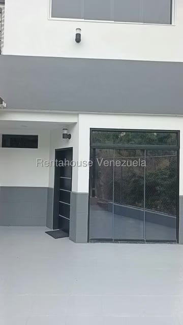 Casa (Multipes Niveles) en Venta en Lomas de Prados del Este, Distrito Metropolitano - 33