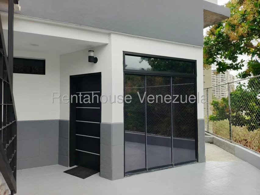 Casa (Multipes Niveles) en Venta en Lomas de Prados del Este, Distrito Metropolitano - 35