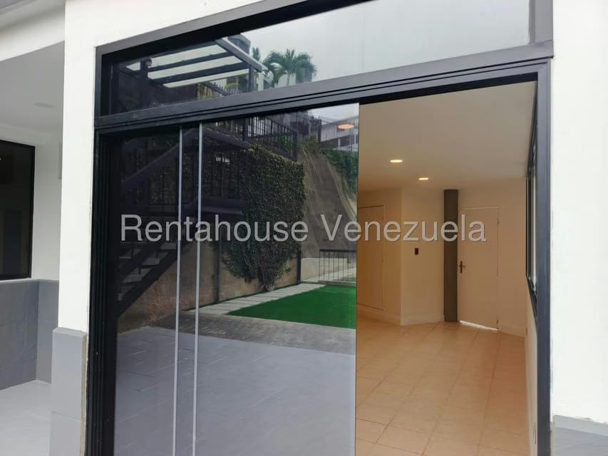 Casa (Multipes Niveles) en Venta en Lomas de Prados del Este, Distrito Metropolitano - 37