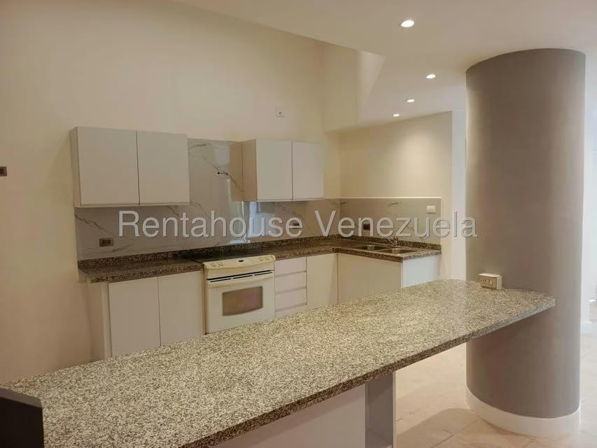 Casa (Multipes Niveles) en Venta en Lomas de Prados del Este, Distrito Metropolitano - 42