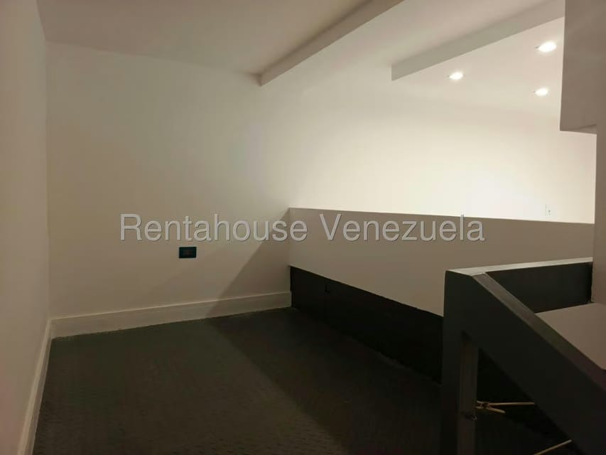 Casa (Multipes Niveles) en Venta en Lomas de Prados del Este, Distrito Metropolitano - 45