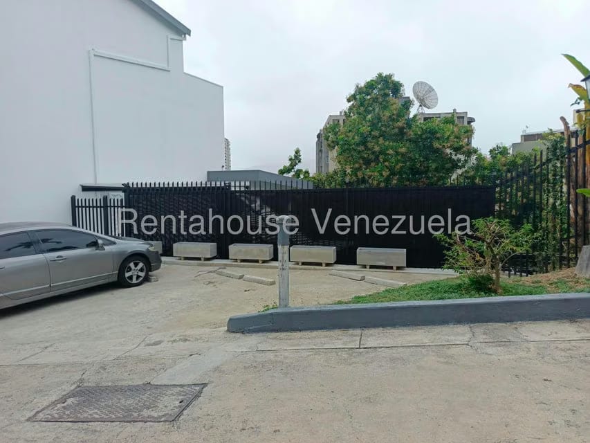 Casa (Multipes Niveles) en Venta en Lomas de Prados del Este, Distrito Metropolitano - 57