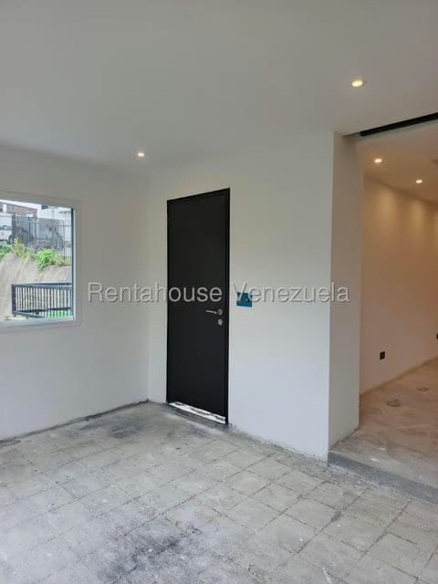 Casa (Multipes Niveles) en Venta en Lomas de Prados del Este, Distrito Metropolitano - 10