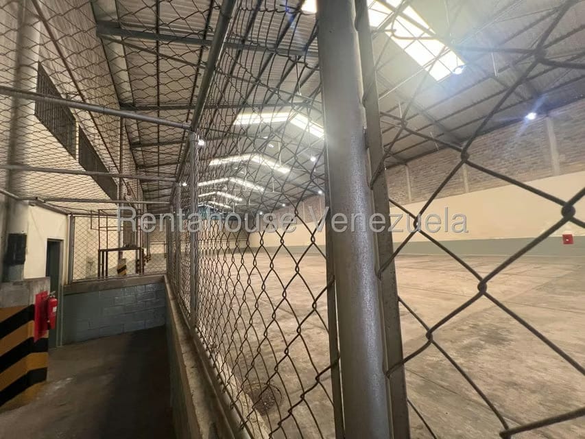 Comercial (Galpon - Deposito) en Alquiler en El Tambor, Miranda - 17