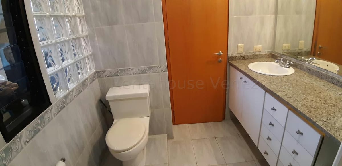 Apartamento (Duplex) en Alquiler en Los Samanes, Distrito Metropolitano - 21