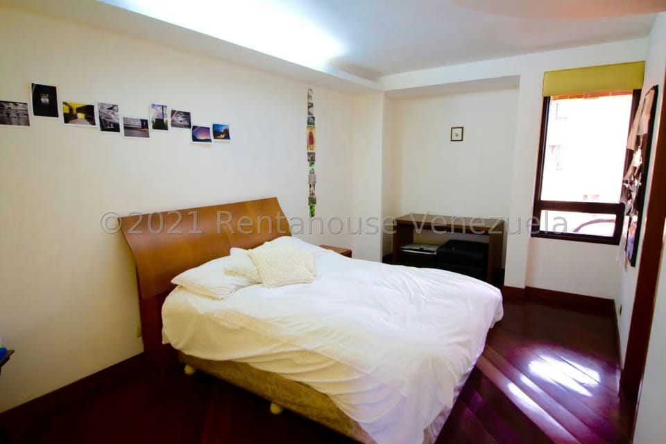 Apartamento (Duplex) en Alquiler en Los Samanes, Distrito Metropolitano - 25