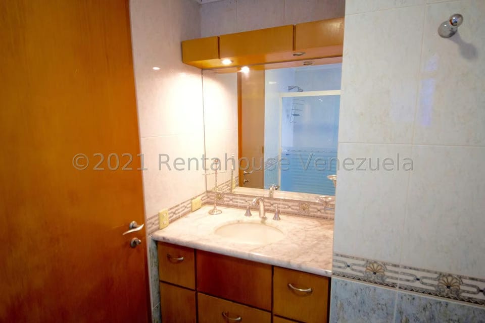 Apartamento (Duplex) en Alquiler en Los Samanes, Distrito Metropolitano - 42