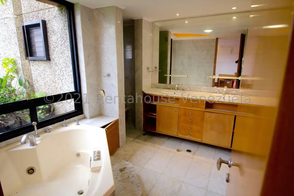 Apartamento (Duplex) en Alquiler en Los Samanes, Distrito Metropolitano - 8