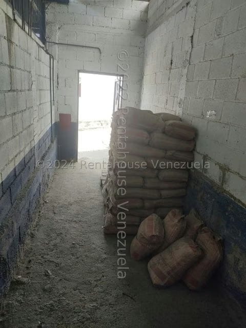 Comercial (Galpon - Deposito) en Alquiler en El Ingenio, Miranda